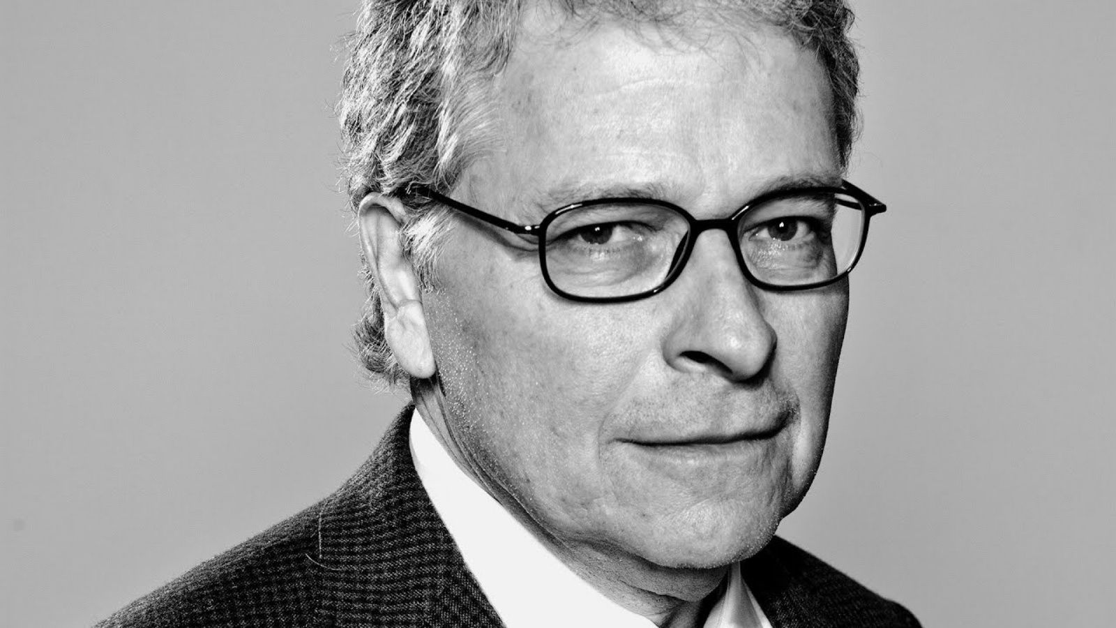 Lawrence Kasdan Talks Screenwriters As Co-Pilot