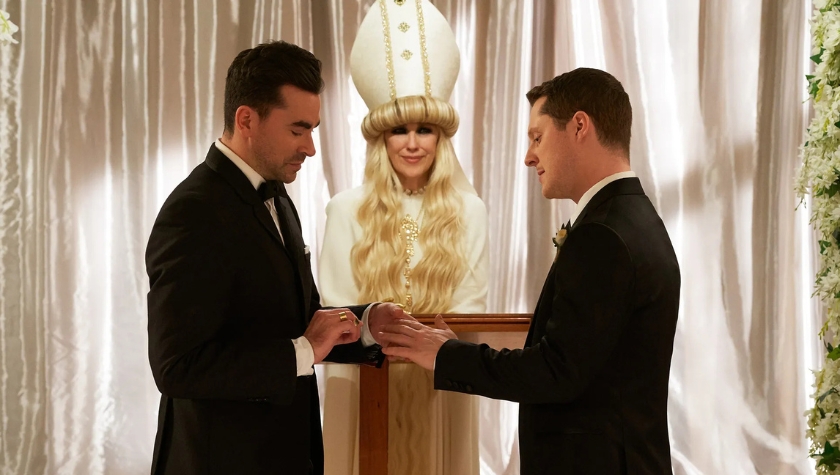 Dan Levy, Catherine O'Hara, and Noah Reid in 'Schitt's Creek'