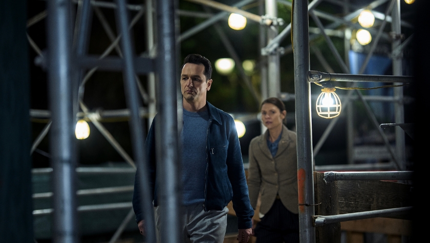 Matthew Rhys and Claire Danes in 'The Beast in Me'