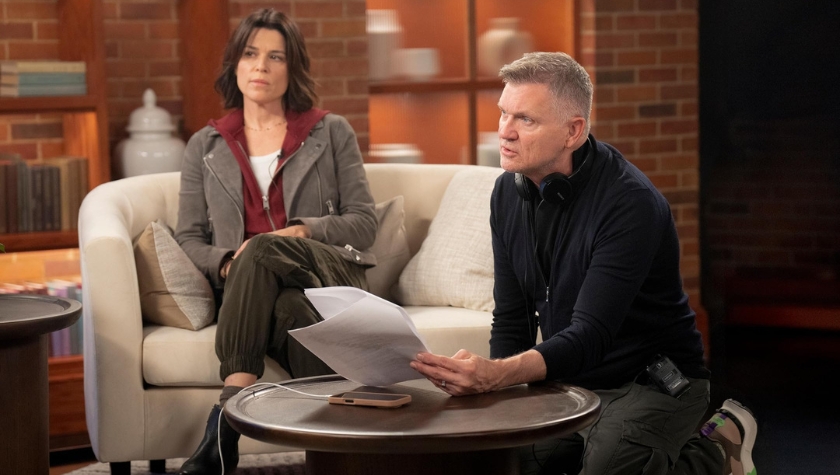 Neve Campbell and Kevin Williamson behind the scenes in 'Scream 7'