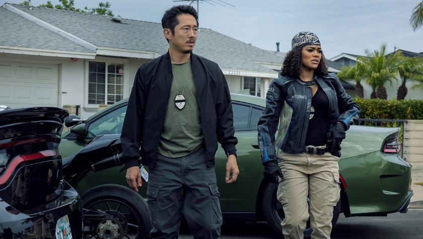 Steven Yeun and Teyana Taylor in 'The Rip'